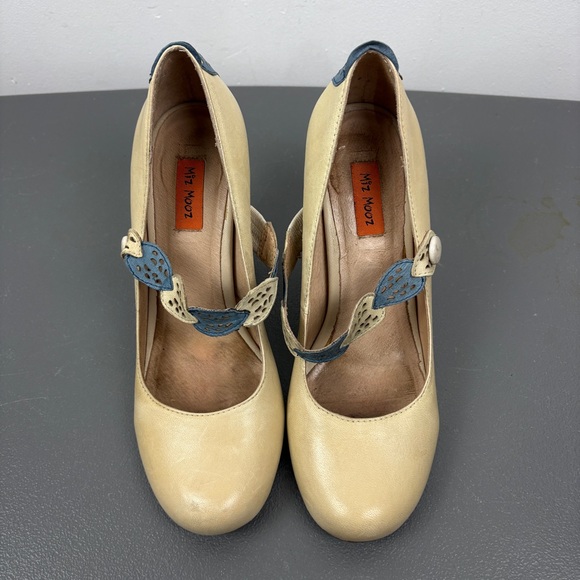 Miz Mooz Cream and Blue Heels - Picture 3 of 8